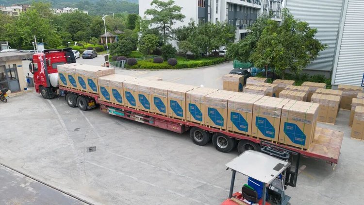 20260730160847326 纽恩泰空气能产品整车发货现场